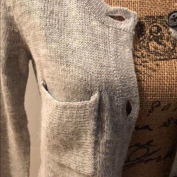 Gap Button Cardigan - Picture 2 of 6